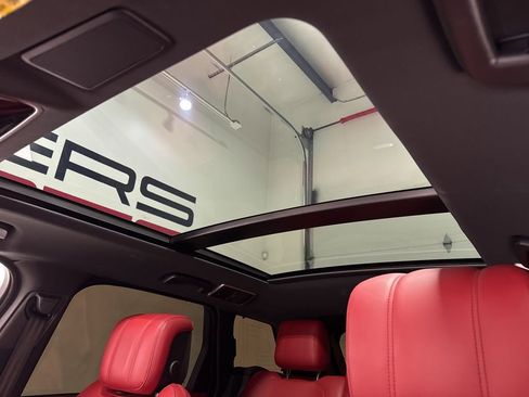 Used 2020 Land Rover Range Rover Sport HST image 19