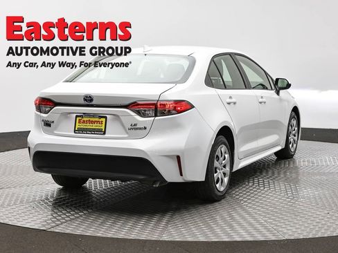 Used 2024 Toyota Corolla LE FWD image 5