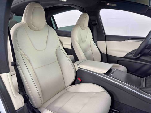 Used 2022 Tesla Model X Plaid image 41