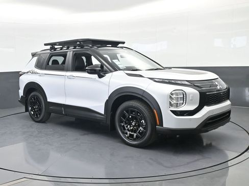New 2026 Mitsubishi Outlander Trail Edition image 8