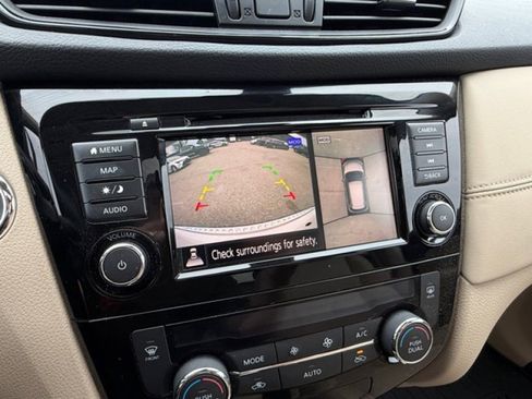 Used 2020 Nissan Rogue SL w/ Premium Package image 17