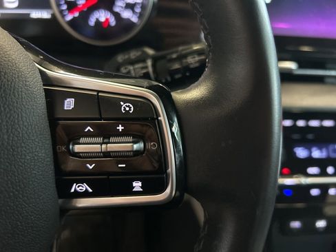 Certified 2024 Kia Carnival EX image 26