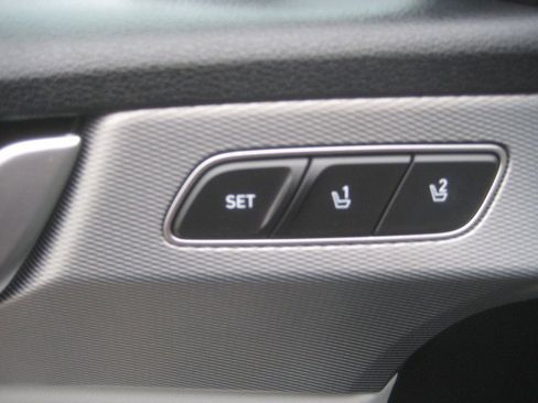 Used 2021 Hyundai Palisade SEL w/ Premium Package image 16