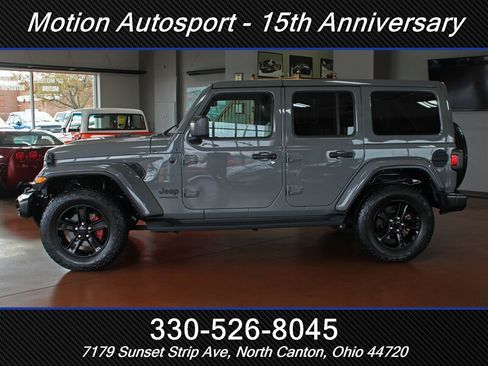 Used 2022 Jeep Wrangler Unlimited Sahara AWD/4WD image 7
