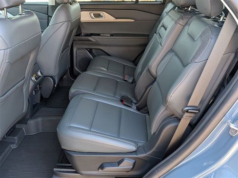 Used 2025 Ford Explorer Active w/ Active Comfort Package image 22