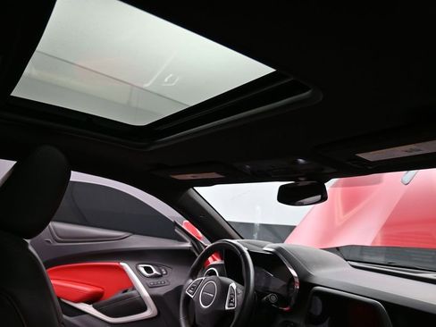 Used 2016 Chevrolet Camaro SS RWD image 17