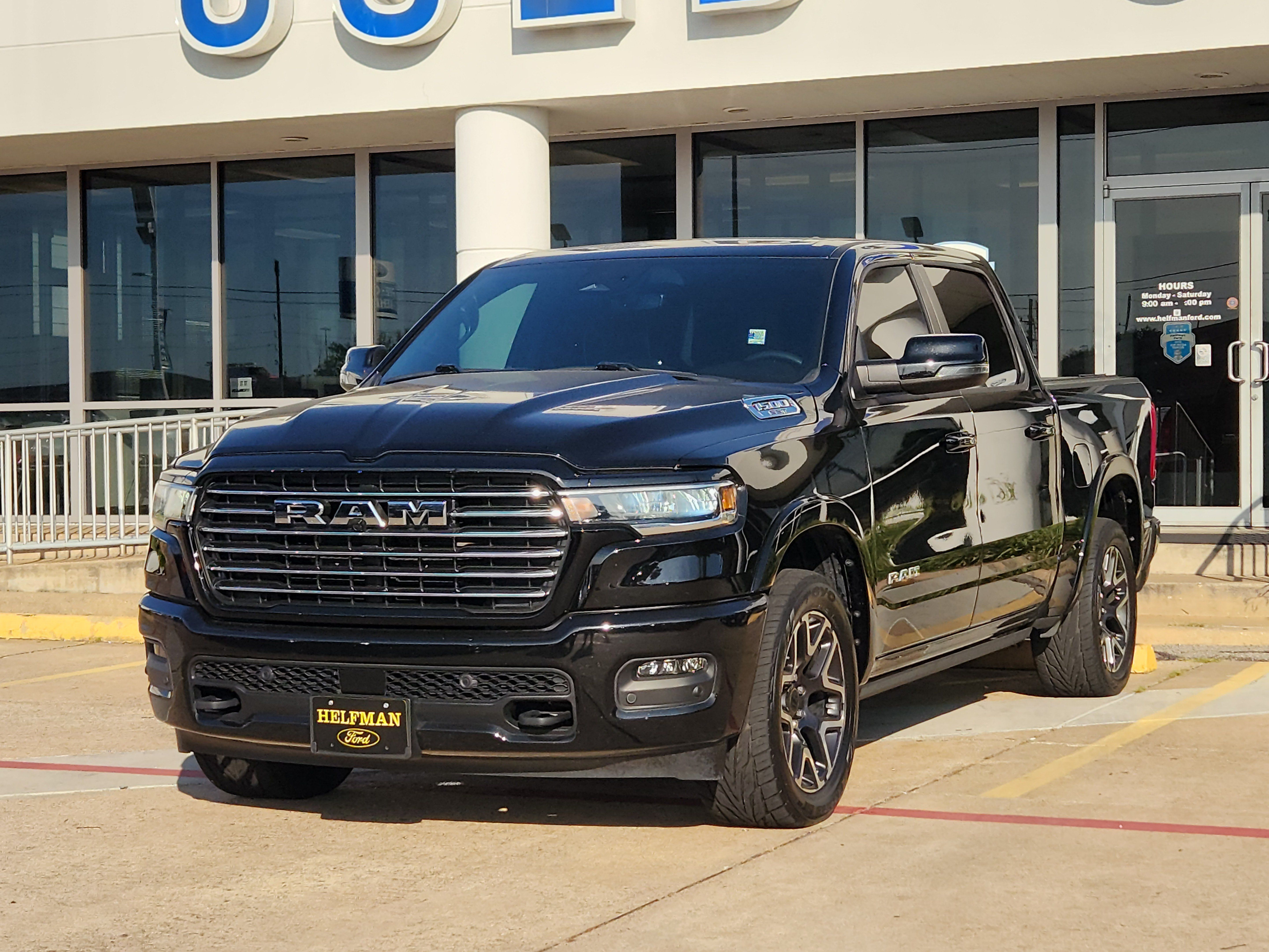 Used 2025 RAM 1500 Laramie AWD/4WD image 2