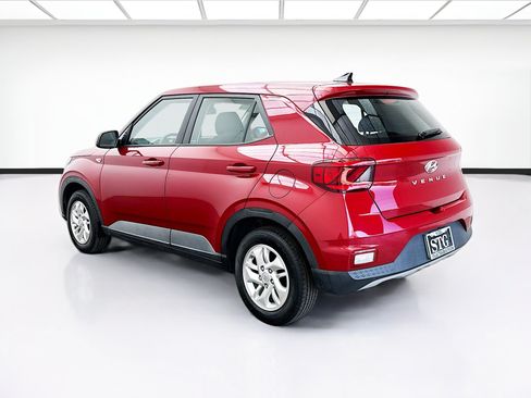 Used 2021 Hyundai Venue SE FWD image 6