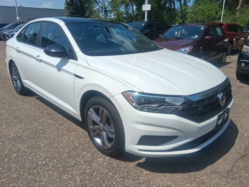 Used 2019 Volkswagen Jetta R-Line w/ R-Line Cold Weather Package FWD image 6