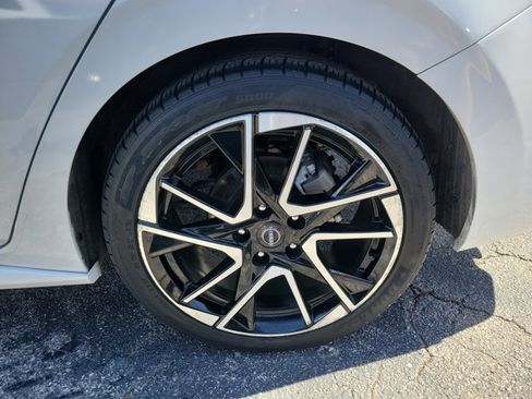 Used 2024 Nissan Sentra SR w/ Trunk Package image 28