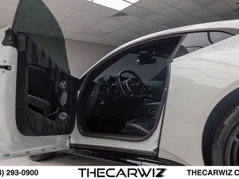 Used 2019 Aston Martin V8 Vantage Coupe RWD image 33