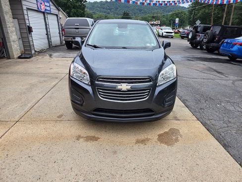 Used 2016 Chevrolet Trax LS AWD/4WD image 2