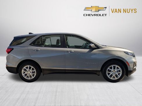 Used 2023 Chevrolet Equinox LS FWD image 4