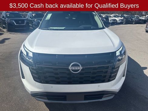 New 2026 Nissan Pathfinder Platinum image 9