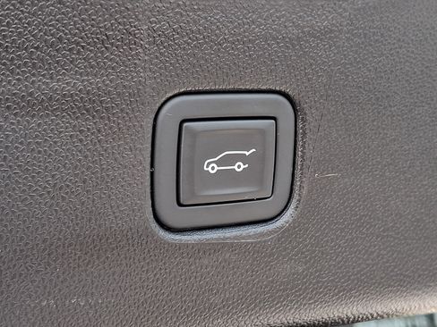 Used 2023 Chevrolet Blazer RS w/ Enhanced Convenience Package FWD image 31