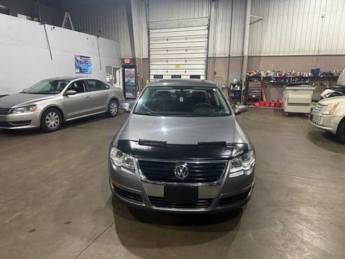 Used 2006 Volkswagen Passat 2.0T image 2