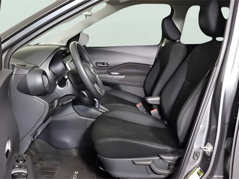 Used 2023 Nissan Kicks S image 15