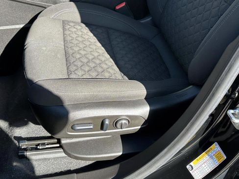 Used 2022 Chevrolet Blazer LT image 17