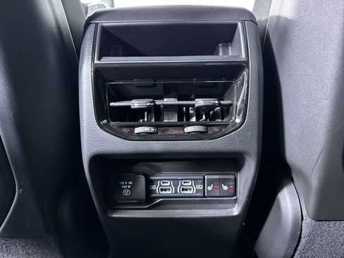 Used 2023 Jeep Grand Cherokee Limited AWD/4WD image 27
