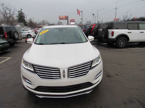 Used 2017 Lincoln MKC Reserve w/ Lincoln MKC Climate Package AWD/4WD image 2
