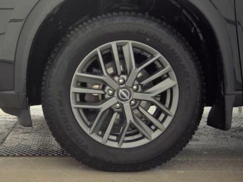 Used 2023 Nissan Rogue S image 22