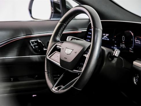 Used 2024 Cadillac Lyriq Luxury image 13