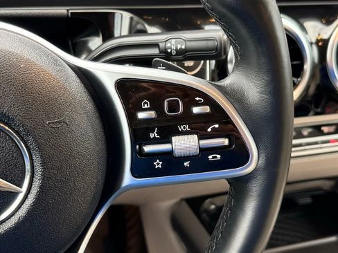 Used 2021 Mercedes-Benz GLA 250 4MATIC image 33