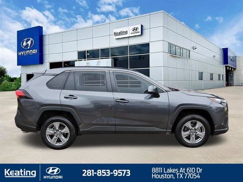Used 2024 Toyota RAV4 XLE w/ Convenience Package FWD image 4
