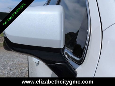 Used 2021 GMC Yukon XL Denali image 11