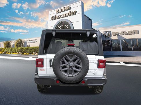 Used 2024 Jeep Wrangler Sport S image 6