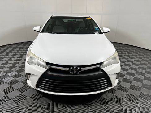 Used 2017 Toyota Camry LE image 2
