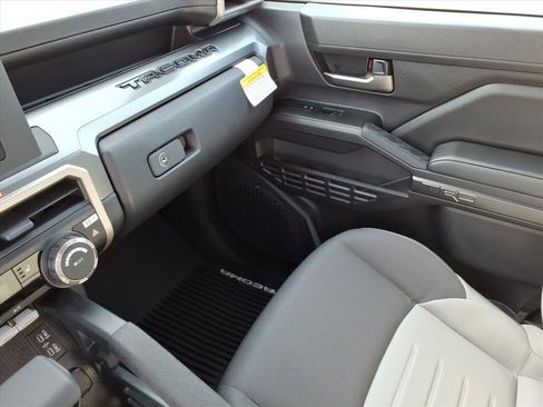 New 2026 Toyota Tacoma TRD Off-Road AWD/4WD image 18