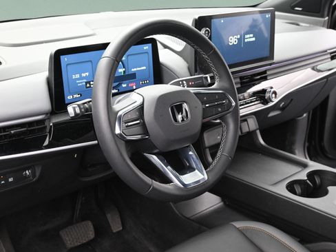 Used 2025 Honda Prologue Touring image 12