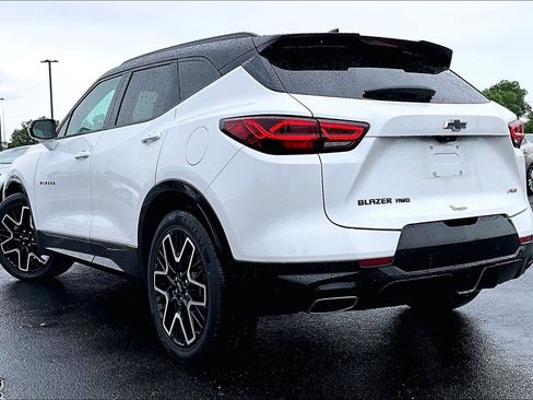 Used 2023 Chevrolet Blazer RS w/ Driver Confidence II Package AWD/4WD image 5