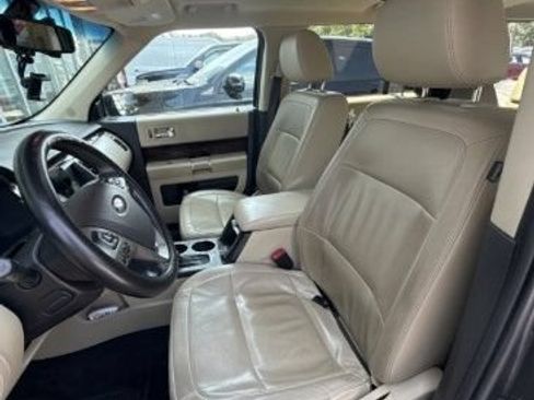Used 2018 Ford Flex Limited FWD image 7