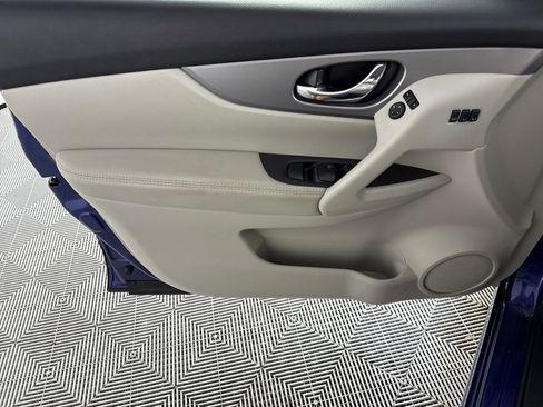 Used 2020 Nissan Rogue Sport SV w/ Technology Package image 10