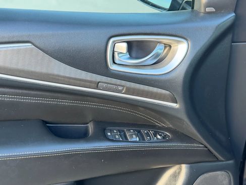 Used 2019 INFINITI QX60 Luxe w/ Essential Package image 31