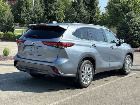 Used 2023 Toyota Highlander Limited AWD/4WD image 24