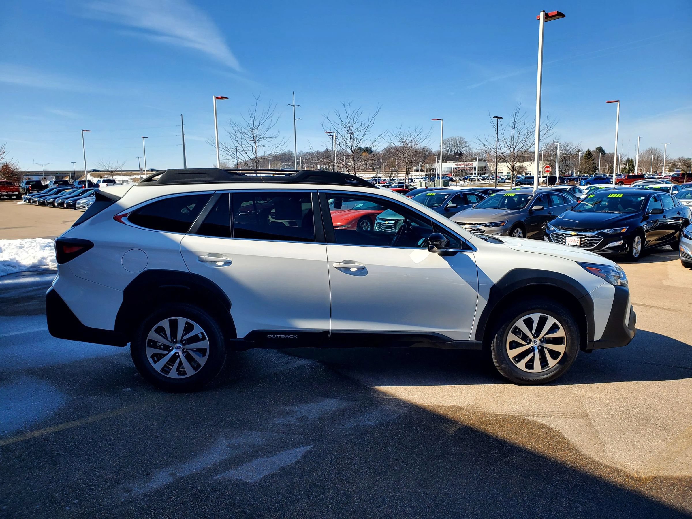 Used 2024 Subaru Outback Premium AWD/4WD image 4