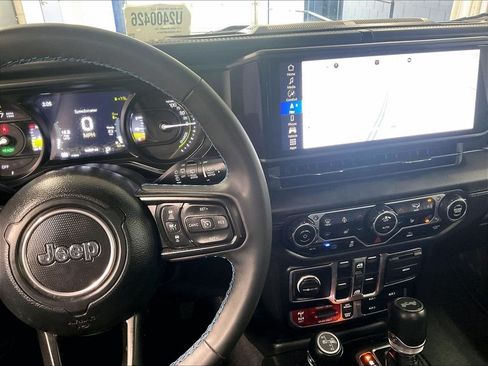 Used 2024 Jeep Wrangler Unlimited Rubicon 4xe w/ Technology Group AWD/4WD image 19