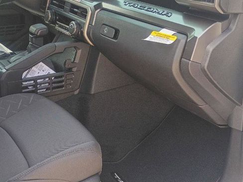 Used 2026 Toyota Tacoma SR5 AWD/4WD image 20