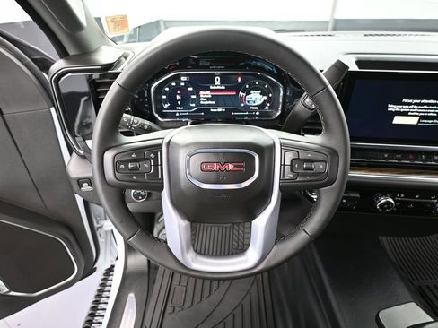 Used 2025 GMC Sierra 2500 SLE image 27