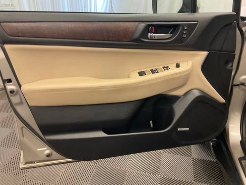 Used 2016 Subaru Outback 2.5i Limited AWD/4WD image 18