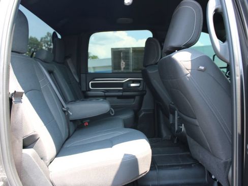 Used 2024 RAM 2500 Big Horn w/ Night Edition AWD/4WD image 34