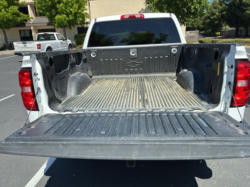 Used 2017 Chevrolet Silverado 1500 LT w/ LT Eassist Package RWD image 7