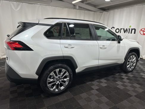 Used 2025 Toyota RAV4 XLE Premium image 9