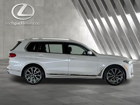 Used 2021 BMW X7 xDrive40i w/ Premium Package AWD/4WD image 4