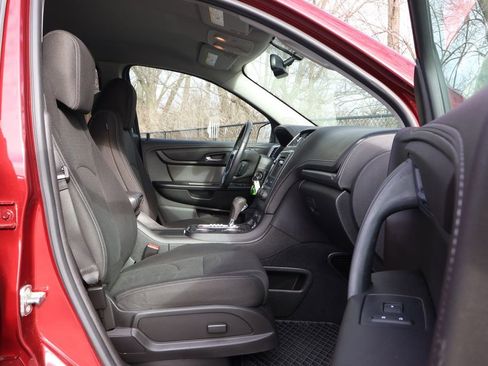 Used 2016 GMC Acadia SLE image 37