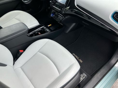 Used 2019 Toyota Prius XLE FWD image 30