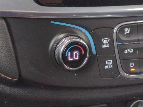 Used 2020 Chevrolet Traverse LS AWD/4WD image 29